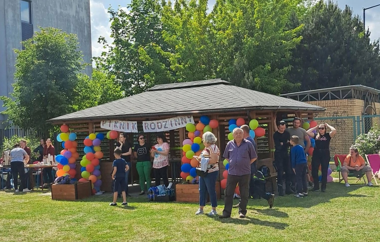 Rodzinnie, kolorowo i z uśmiechem – Piknik Rodzinny i Dzień Dziecka w Zespole Szkół Specjalnych im. ks. J. Twardowskiego w Grójcu